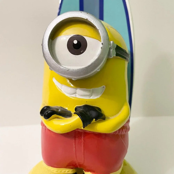 2016 Despicable Me Minion Surfing Stuart Statue Surfboard 12 Inch Tall Figure - Picture 2 of 16